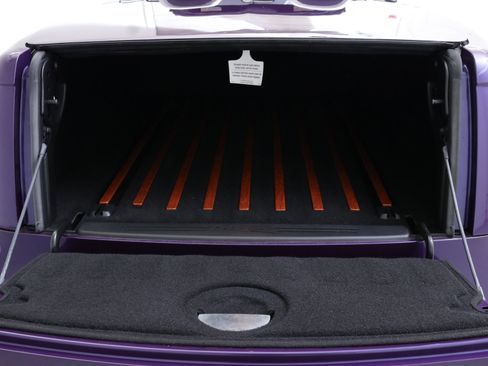 Used 2003 Chevrolet SSR w/ Preferred Equipment Group image 40