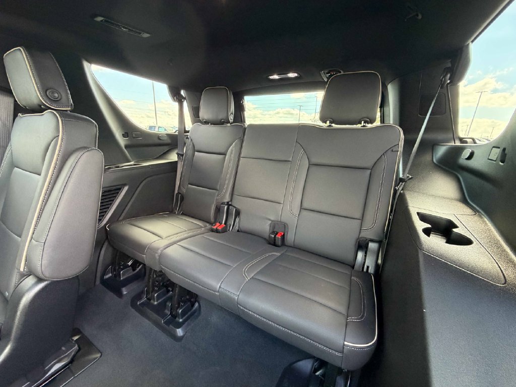 Used 2025 Chevrolet Tahoe Premier AWD/4WD image 21