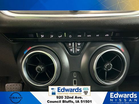 Used 2022 Chevrolet Blazer LT AWD/4WD image 25
