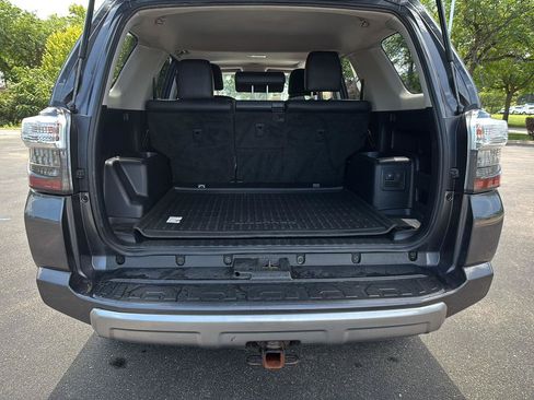 Used 2019 Toyota 4Runner TRD Off-Road Premium AWD/4WD image 12
