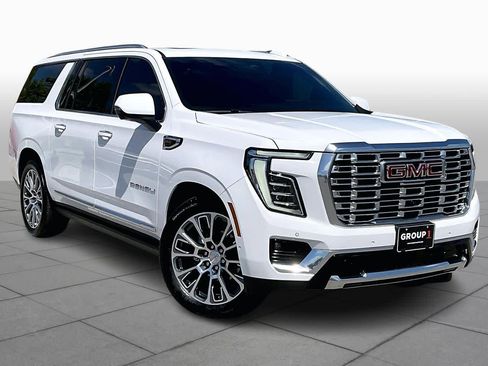 Used 2026 GMC Yukon XL Denali w/ Sun & Power Step Package RWD image 3