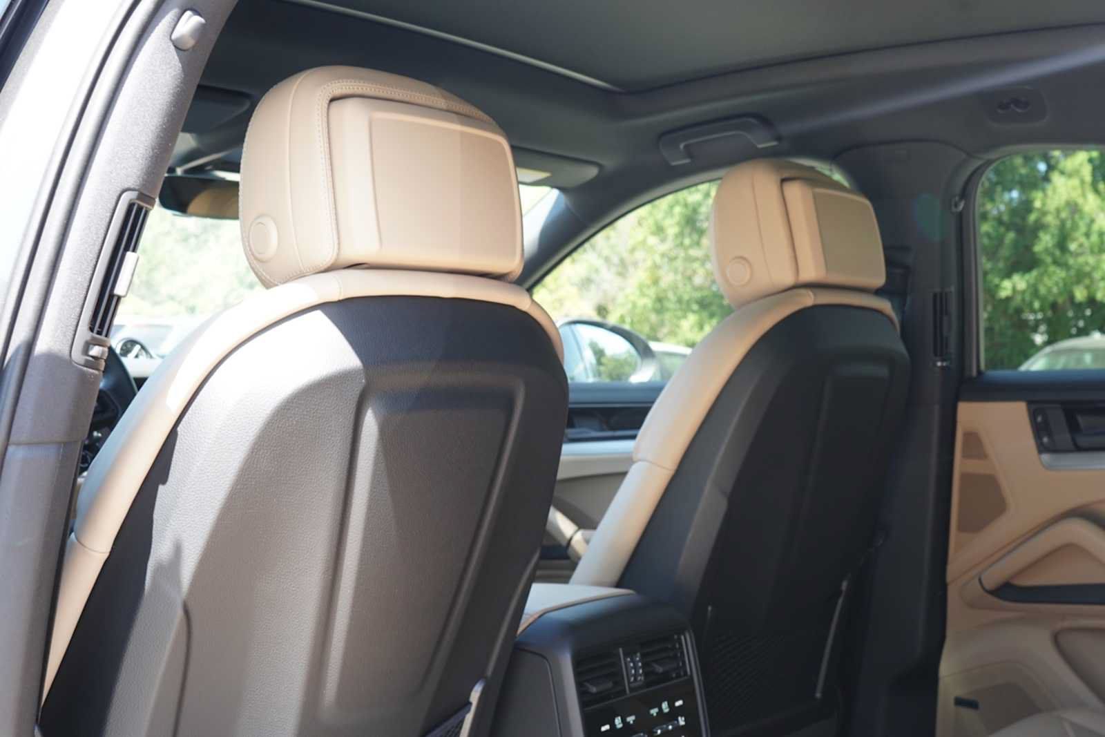 Used 2025 Porsche Cayenne S AWD/4WD image 19