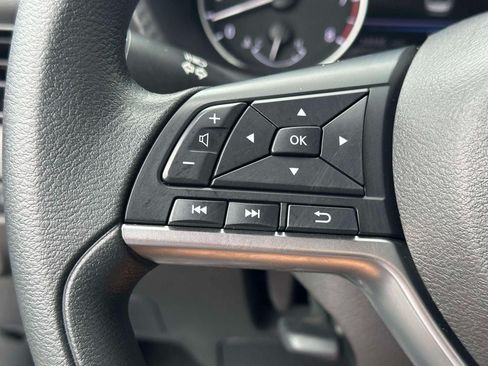 Used 2023 Nissan Sentra SV FWD image 19