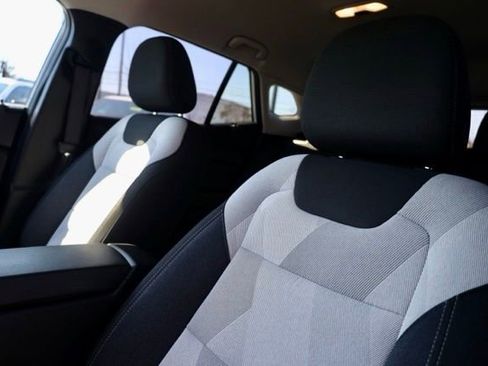 Certified 2025 Chevrolet Trax LS image 20