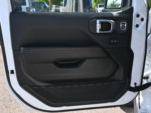 Used 2025 Jeep Wrangler Backcountry image 28