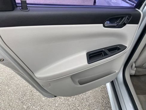 Used 2012 Chevrolet Impala LTZ FWD image 20