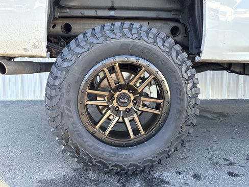 Used 2017 Chevrolet Silverado 1500 LT w/ LT Convenience Package image 36