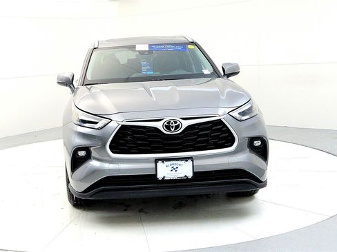 New 2026 Toyota Highlander XLE image 8