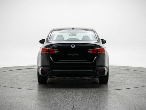 Used 2025 Nissan Altima 2.5 SV image 7