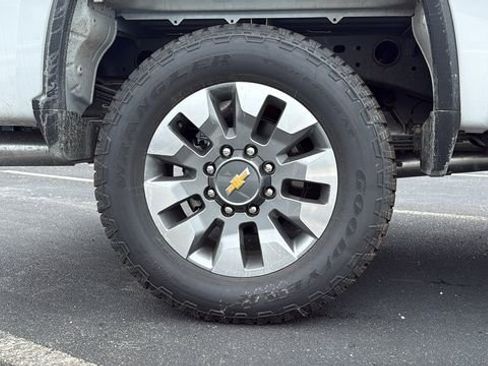 New 2026 Chevrolet Silverado 2500 Custom w/ Custom Value Package AWD/4WD image 9
