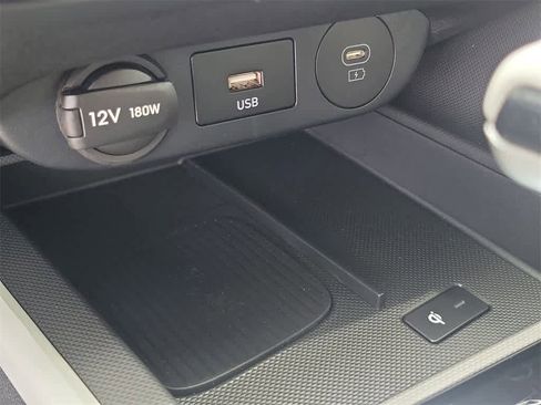 New 2025 Hyundai Elantra Limited image 29