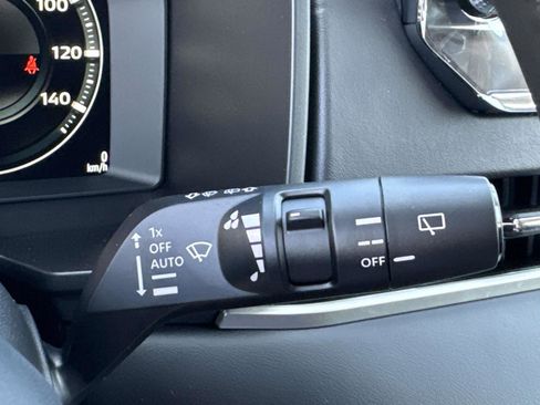 New 2025 Mitsubishi Outlander SE image 28