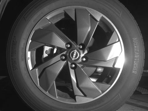 Used 2025 Nissan Rogue SV image 12