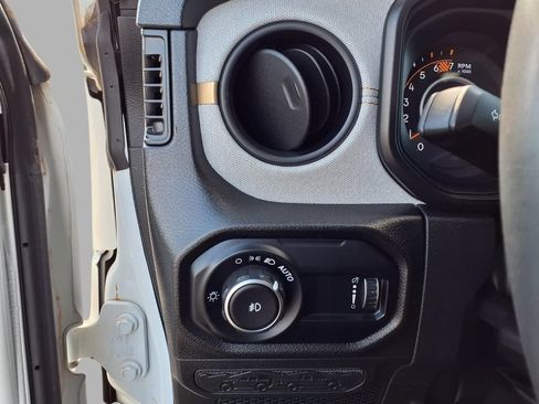 Used 2024 Jeep Wrangler Unlimited Sport AWD/4WD image 17