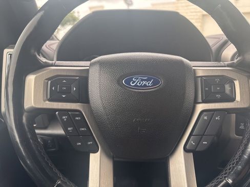 Used 2017 Ford F150 Platinum image 12