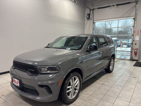 Used 2024 Dodge Durango GT image 3