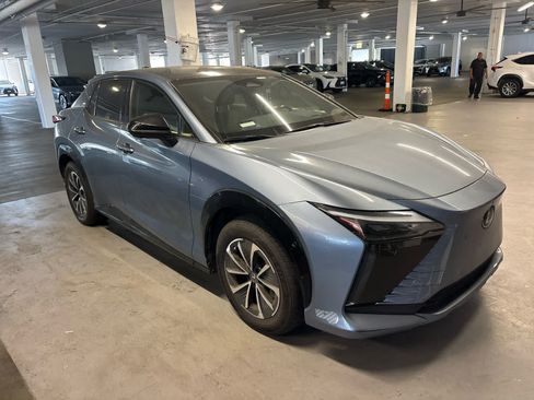 Used 2023 Lexus RZ 450e Premium w/ Technology Package AWD/4WD image 2