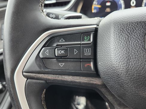 Used 2023 Jeep Grand Cherokee L Limited image 38