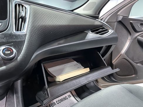 Used 2018 Chevrolet Malibu LT image 25