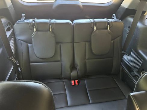Used 2022 Ford Explorer XLT w/ Equipment Group 202A AWD/4WD image 17