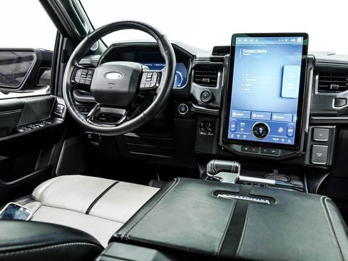 Used 2022 Ford F150 Lightning Platinum image 22