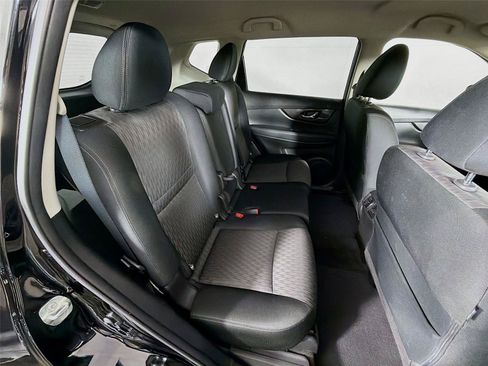 Used 2019 Nissan Rogue SV w/ Premium Package AWD/4WD image 29