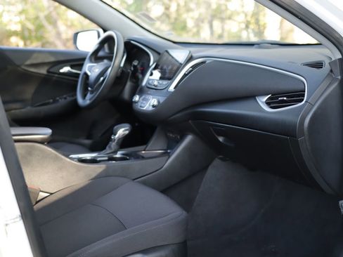 Used 2023 Chevrolet Malibu LT FWD image 28