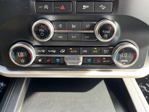 Used 2024 Ford Expedition Max XLT AWD/4WD image 22