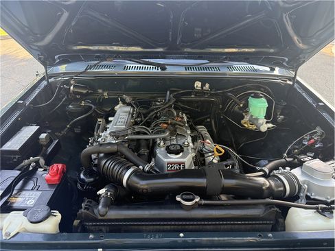 Used 1993 Toyota Pickup Deluxe AWD/4WD image 13