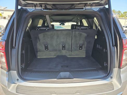 Used 2024 Chevrolet Tahoe LT w/ LT Signature Package RWD image 13