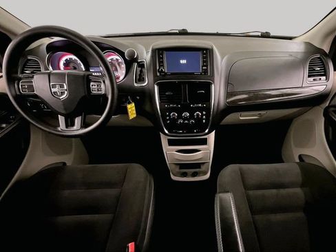 Used 2019 Dodge Grand Caravan SE FWD image 15