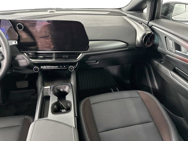Used 2024 Chevrolet Equinox EV RS FWD image 26