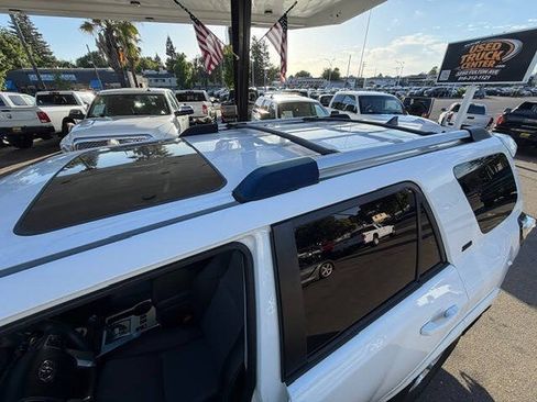 Used 2019 Toyota 4Runner SR5 Premium AWD/4WD image 17