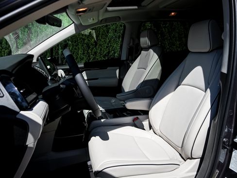 New 2026 Honda Odyssey Elite image 16