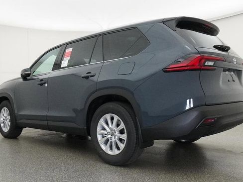 New 2026 Toyota Grand Highlander XLE image 2