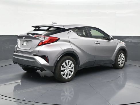 Used 2020 Toyota C-HR LE FWD image 5
