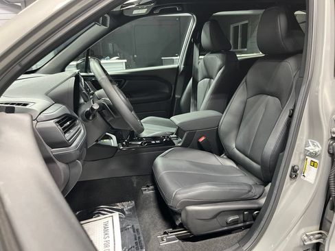 Used 2026 Subaru Forester Limited AWD/4WD image 17