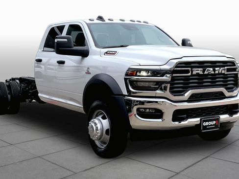 New 2026 RAM 5500 Tradesman w/ Chrome Appearance Group AWD/4WD image 2