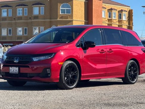 Certified 2025 Honda Odyssey Sport-L image 8
