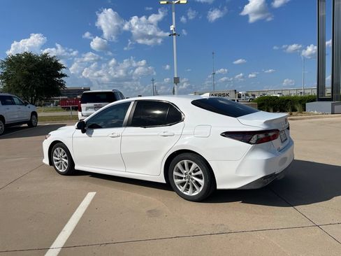 Used 2023 Toyota Camry LE FWD image 4
