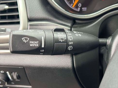 Used 2020 Jeep Grand Cherokee Limited image 21