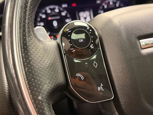 Used 2018 Land Rover Range Rover Velar R-Dynamic SE AWD/4WD image 32