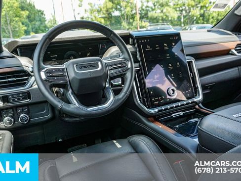 Used 2025 GMC Yukon XL Denali image 29