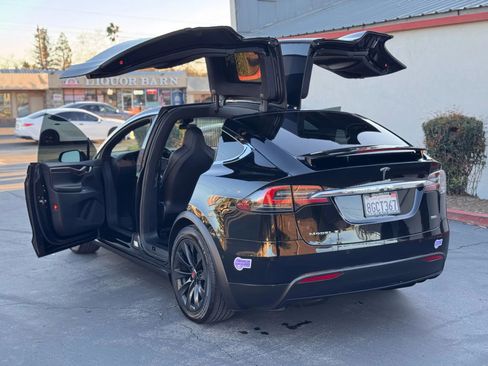 Used 2018 Tesla Model X 75D image 27