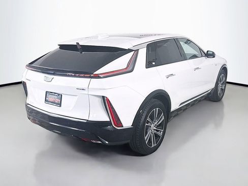 Used 2024 Cadillac Lyriq Luxury image 8