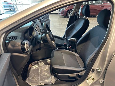 Used 2025 Nissan Versa SV FWD image 25