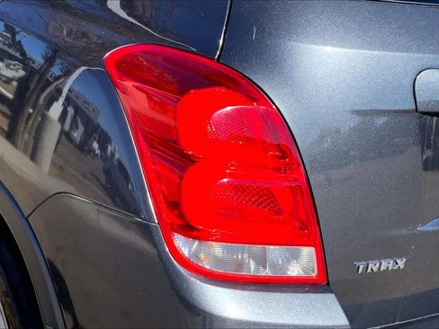 Used 2017 Chevrolet Trax LT w/ LT Convenience Package image 29