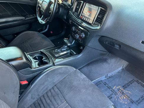 Used 2017 Dodge Charger R/T image 18