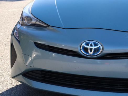 Used 2016 Toyota Prius Two image 12