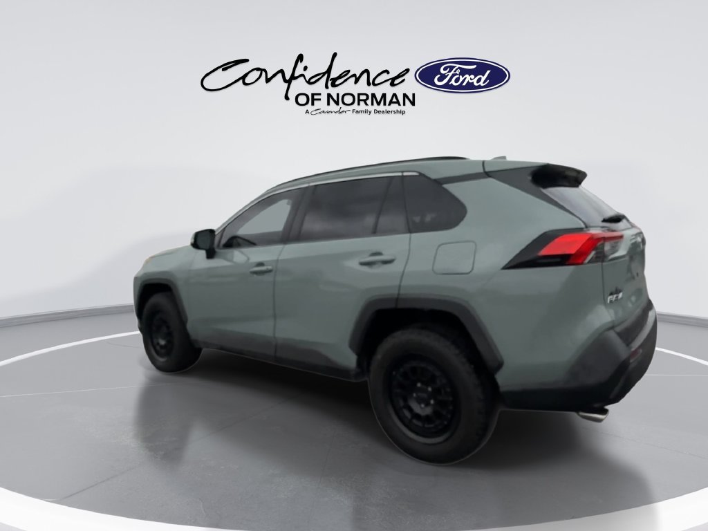 Used 2019 Toyota RAV4 XLE Premium w/ Carpet Mat Package FWD image 7